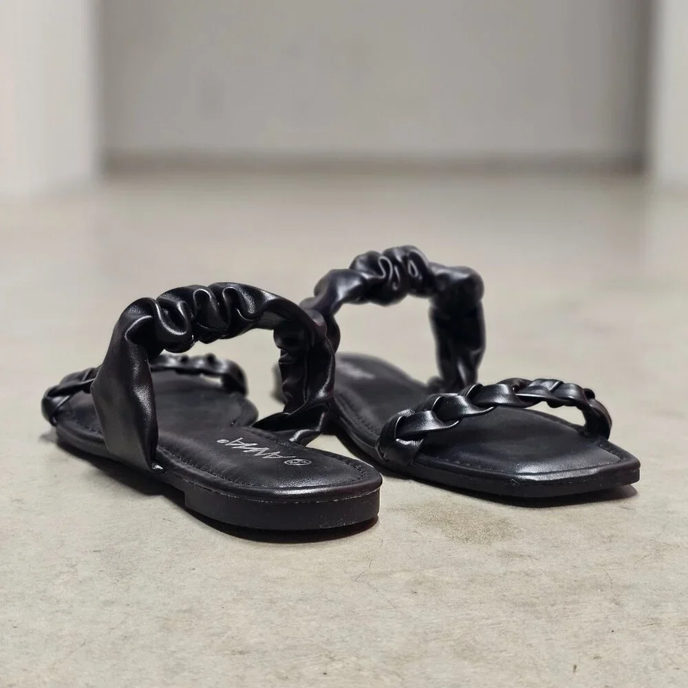 Black Square-Toe Sandals With Braided Strap & Ruched Detail
